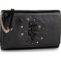 Torebka DKNY - Krescent-Clutch Cbod R94EUF46 Blk/Gold BGD. Czarne listonoszki damskie DKNY, bez wzorów, ze skóry, bez dodatków. Za 1069,00 zł.