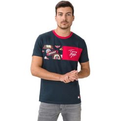 Tommy Hilfiger Koszulka Niebieski. Niebieskie podkoszulki męskie TOMMY HILFIGER, m, z nadrukiem, z bawełny, bez kołnierzyka, z krótkim rękawem, krótkie. Za 172,95 zł.