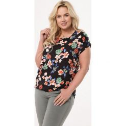 Czarna Bluzka Notoriety. Czarne koszule damskie Born2be, xl, w kwiaty, klasyczne, z okrągłym kołnierzem, z krótkim rękawem. Za 44,99 zł.