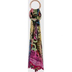 Desigual - Szal. Czarne szaliki damskie marki Desigual, z poliesteru. Za 149,90 zł.