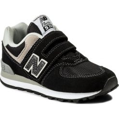 Sneakersy NEW BALANCE - YV574GK Czarny. Czarne półbuty dziewczęce New Balance, bez wzorów, z zamszu, na rzepy. W wyprzedaży za 179,00 zł.