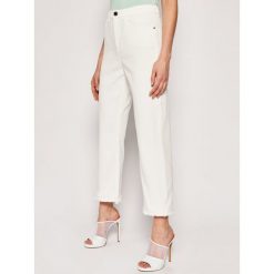 Jeansy Bootcut Pinko Felicity PE 20 PDEN 1J10D0 Y62N. Białe jeansy damskie Pinko. W wyprzedaży za 659,00 zł.