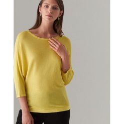 Lekki sweter z wiskozy - Żółty. Żółte swetry damskie Mohito, s, bez wzorów, z wiskozy, bez rękawów, bez kaptura. Za 69,99 zł.
