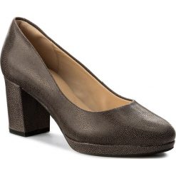 Półbuty CLARKS - Kelda Hope 261310474 Taupe Leather. Brązowe półbuty damskie skórzane Clarks, na obcasie. W wyprzedaży za 239,00 zł.