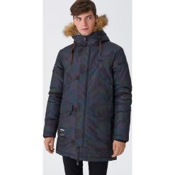 Płaszcz camo - Wielobarwny. Zielone płaszcze męskie House, s, bez wzorów, bez kaptura. Za 299,99 zł.