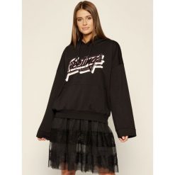 Bluza Silvian Heach Frente PGP19480VE. Czarne bluzy damskie Silvian Heach, xxs, bez wzorów, z elastanu, bez rękawów, bez kaptura. W wyprzedaży za 259,00 zł.