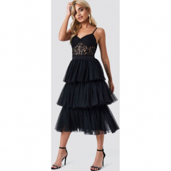 Trendyol Sukienka midi z tiulem - Black. Czarne sukienki Trendyol, z koronki, midi. Za 283,95 zł.