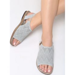 Szare Sandały Jasper. Szare sandały damskie marki Born2be, z materiału, na obcasie. Za 69,99 zł.
