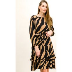 Sukienka koktajlowa Pennyblack Maya 12242019. Pomarańczowe sukienki damskie Pennyblack, bez wzorów, z wiskozy, wizytowe, bez kołnierzyka, bez rękawów. W wyprzedaży za 369,00 zł.
