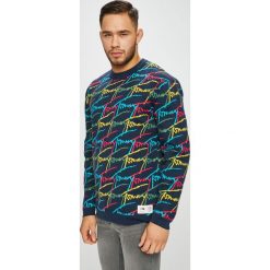 Tommy Jeans - Sweter. Szare swetry klasyczne męskie Tommy Jeans, l, z bawełny, z okrągłym kołnierzem. Za 499,90 zł.