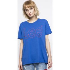 Lee - Top. Niebieskie topy damskie marki Lee, s, z nadrukiem, z bawełny, z okrągłym kołnierzem. W wyprzedaży za 89,90 zł.