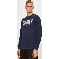 Tommy Jeans - Bluza. Szare bluzy męskie xl, z nadrukiem, z elastanu, z okrągłym kołnierzem. W wyprzedaży za 199,90 zł.