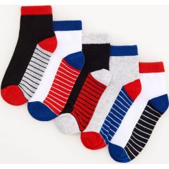 Skarpety 5 pack - Biały. Białe skarpetki męskie Reserved, bez wzorów. Za 29,99 zł.