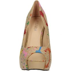 CZÓŁENKA CASU 66-116. Brązowe buty ślubne damskie Casu, na koturnie. Za 49,99 zł.