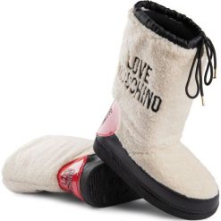 Śniegowce Love Moschino. Śniegowce damskie bez zapięcia. Za 699,00 zł.