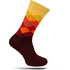 Żółto-Pomarańczowo-Bordowe Skarpetki -ALTIES- Męskie, w Romby SKALTS0040. Czerwone skarpetki męskie Alties, bez wzorów, z tkaniny. Za 16,90 zł.