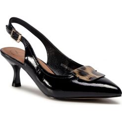 Sandały BETSY - 907034/05-04E Black/Brown. Czarne klapki damskie Betsy, bez wzorów, ze skóry ekologicznej, bez obcasa. W wyprzedaży za 129,00 zł.