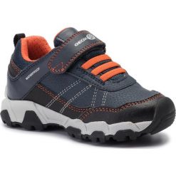 Sneakersy GEOX - J Magnetar B.Wpf A J94ACA 050BU C0820 M Navy/Orange. Niebieskie trampki chłopięce Geox, bez wzorów, ze skóry ekologicznej, na rzepy. W wyprzedaży za 169,00 zł.