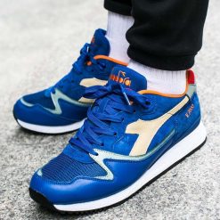 Buty Diadora V7000 "Amaro" (172308-60051). Brązowe buty sportowe męskie Diadora, ze skóry, bez zapięcia. Za 318,99 zł.