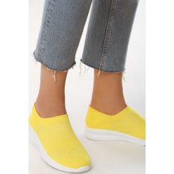 Żółte Buty Sportowe Naivete. Buty sportowe damskie Born2be. Za 69,99 zł.