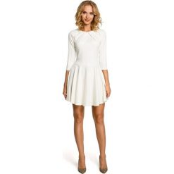 TESSA Sukienka z koła z zakładkami i rękawem 3/4 - ecru. Szare sukienki mini marki Moe, z dzianiny, eleganckie, dopasowane. Za 136,99 zł.