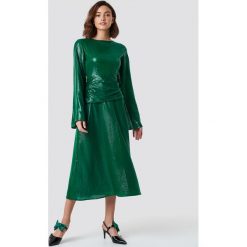 NA-KD Party Sukienka midi z cekinami - Green. Zielone sukienki damskie NA-KD Party, na imprezę, bez wzorów, z okrągłym kołnierzem, bez rękawów, midi. W wyprzedaży za 145,77 zł.