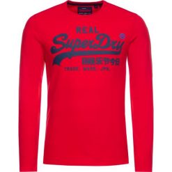 Bluza Superdry Vintage Logo M6000019A. Czerwone bluzy męskie Superdry, m, bez wzorów, vintage, bez kołnierzyka, bez rękawów, bez kaptura. W wyprzedaży za 149,00 zł.