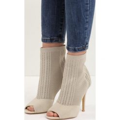 Beżowe Botki Naigo. Szare botki damskie peep toe marki Carinii, z materiału. Za 104,99 zł.