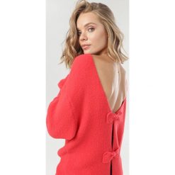 Czerwony Sweter Nifsara. Czerwone swetry damskie Born2be, s, bez wzorów, bez rękawów, bez kaptura. Za 149,99 zł.