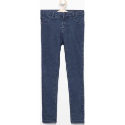 Spodnie jeansowe skinny - Granatowy. Niebieskie spodnie męskie Reserved, m, bez wzorów, z jeansu. W wyprzedaży za 89,99 zł.