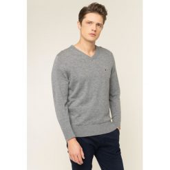 Sweter TOMMY HILFIGER MW0MW11677. Szare swetry męskie TOMMY HILFIGER, xxl, bez wzorów, klasyczne, z klasycznym kołnierzykiem, bez kaptura. W wyprzedaży za 229,00 zł.