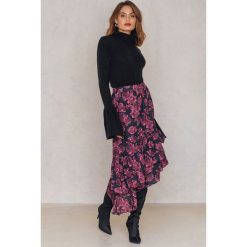 NA-KD Boho Spódnica midi z falbaną u dołu - Multicolor. Szare spódniczki damskie NA-KD Boho, bez wzorów, z poliesteru, boho, midi. W wyprzedaży za 48,58 zł.