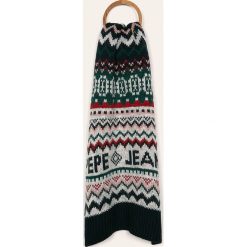 Pepe Jeans - Szalik Omar. Szaliki damskie Pepe Jeans, bez wzorów, z poliesteru. W wyprzedaży za 129,90 zł.