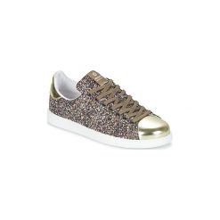 Buty Victoria DEPORTIVO BASKET GLITTER. Trampki i tenisówki damskie Victoria, bez wzorów, bez zapięcia. Za 239,20 zł.