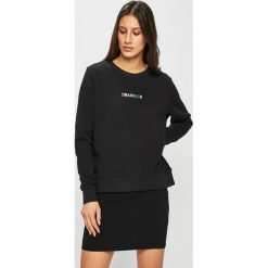 Wrangler - Bluza. Czarne bluzy damskie Wrangler, s, z nadrukiem, z bawełny, bez rękawów, bez kaptura. W wyprzedaży za 99,90 zł.