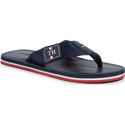 Japonki TOMMY HILFIGER - Elevated Th Leather Beach Sandal FM0FM02692 Dessert Sky DW5. Niebieskie klapki męskie TOMMY HILFIGER, bez wzorów, ze skóry ekologicznej. Za 229,00 zł.