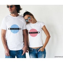 Koszulki dla par - oblubieniec i oblubienica. Szare t-shirty damskie Pakamera, z napisami. Za 109,00 zł.