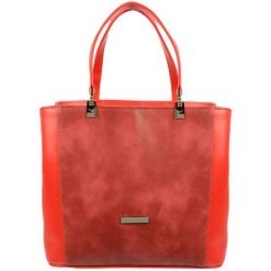 Grosso Bag Torebka Damska Czerwona. Czerwone torebki klasyczne damskie Grosso Bag, bez wzorów, na ramię, bez dodatków. W wyprzedaży za 137,00 zł.