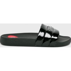 Love Moschino - Klapki. Czarne klapki damskie Love Moschino, bez wzorów, z gumy, bez obcasa. W wyprzedaży za 339,90 zł.