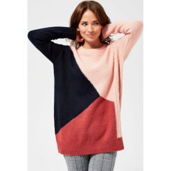 Sweter z łączonych wzorów. Niebieskie swetry damskie Moodo, m, bez wzorów, z elastanu, z długim rękawem, długie, bez kaptura. Za 39,99 zł.