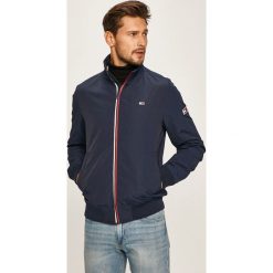 Tommy Jeans - Kurtka. Czarne płaszcze męskie Tommy Jeans, s, bez wzorów, z elastanu, krótkie, bez kaptura. Za 579,90 zł.