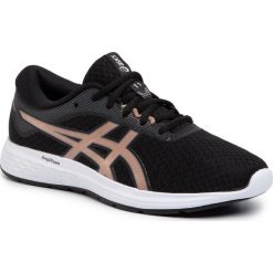 Buty ASICS - Patriot 11 1012A484 Black/Rose Gold 003. Czarne buty sportowe damskie Asics, bez wzorów, ze skóry ekologicznej, sportowe, do biegania. Za 249,00 zł.