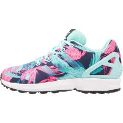 Adidas Originals ZX FLUX Tenisówki i Trampki energy aqua/footwear white. Białe trampki dziewczęce adidas Originals, z tworzywa sztucznego. W wyprzedaży za 223,20 zł.