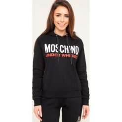 Bluza Moschino Underwear & Swim A1711 9001. Szare bluzy damskie Moschino Underwear & Swim, m, bez wzorów, z elastanu, bez rękawów, bez kaptura. W wyprzedaży za 439,00 zł.