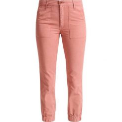 Chinosy damskie: Noa Noa Chinosy light mahogany