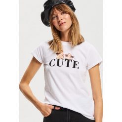 T-shirt z nadrukiem - Biały. Białe t-shirty damskie Reserved, m, z nadrukiem. Za 29,99 zł.
