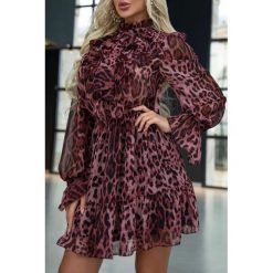 Sukienka NICKA. Sukienki damskie Sukienka NICKA, s, bez wzorów, bez kołnierzyka, z krótkim rękawem, krótkie, mini. W wyprzedaży za 109,00 zł.