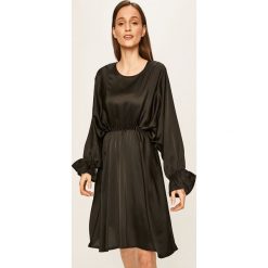 Haily's - Sukienka. Zielone sukienki damskie Haily's, na co dzień, s, bez wzorów, z elastanu, casualowe, z okrągłym kołnierzem, z długim rękawem, długie, mini, rozkloszowane. W wyprzedaży za 99,90 zł.