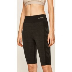 Hummel - Szorty. Czarne spodenki sportowe damskie Hummel, m, z aplikacjami, z elastanu, sportowe, z podwyższonym stanem. W wyprzedaży za 99,90 zł.