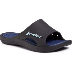 Klapki RIDER - Bay IX Ad 82819 Black/Blue 20756. Czarne klapki męskie Rider, bez wzorów, z tworzywa sztucznego. W wyprzedaży za 89,00 zł.